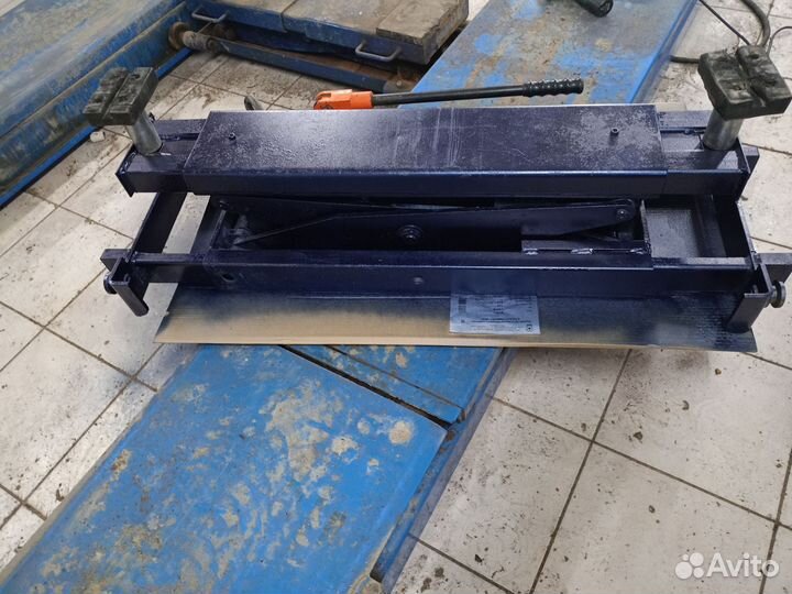 Подъëмник (траверса) на яму