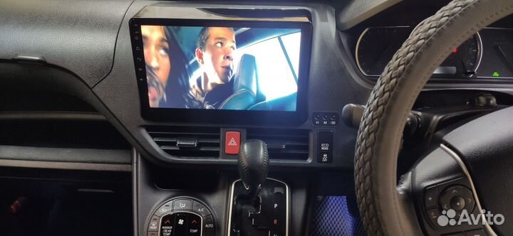 Установка автомагнитолы, камеры заднего вида и GPS