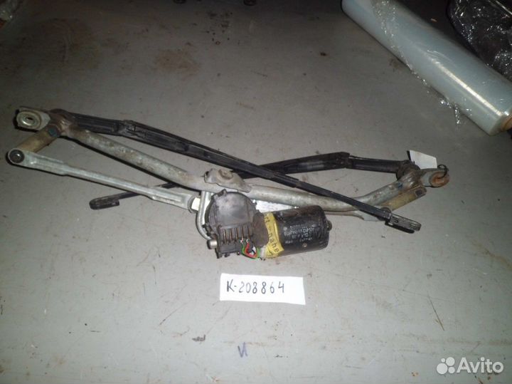 Моторчик стеклоочистителя передний (Audi A4)