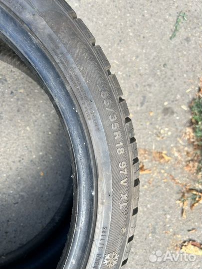 Kumho I'Zen KW27 245/40 R18 и 265/35 R18