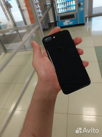 iPhone 8 Plus, 64 ГБ