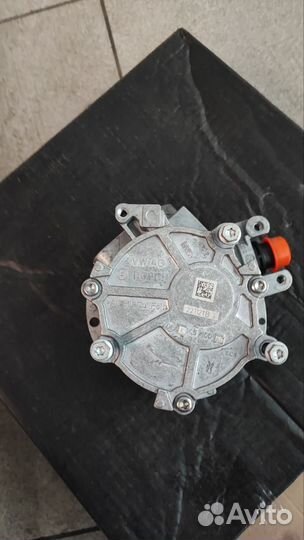 Вакуумный насос 06K145100AE