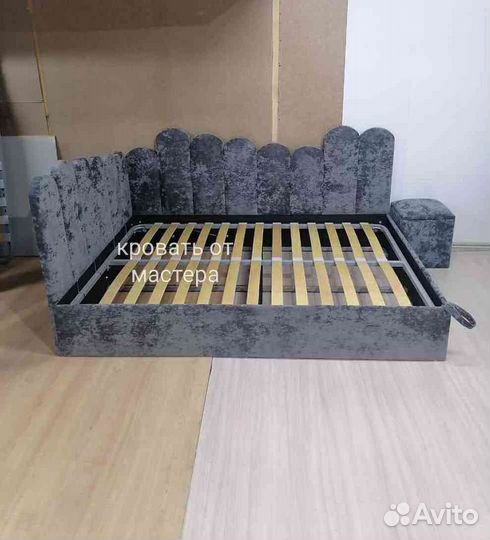 Кровать детская с мягкой спинкой