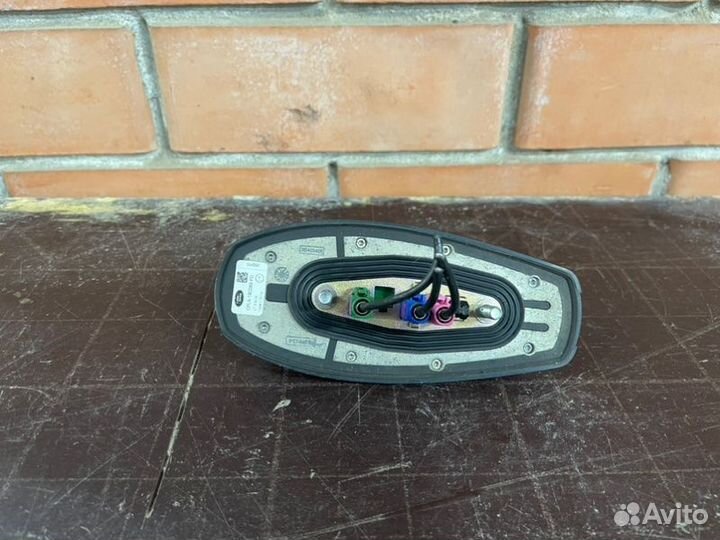 Антенна Land Rover Discovery Sport 1