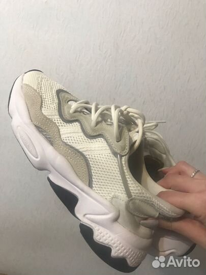 Кроссовки adidas ozweego