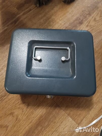 Сейф металлический