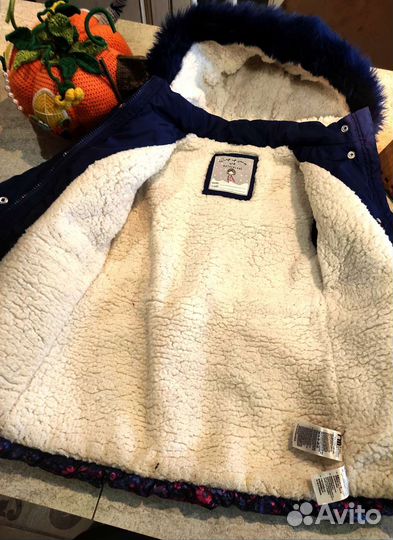 Пальто- куртка для девочке размер 110