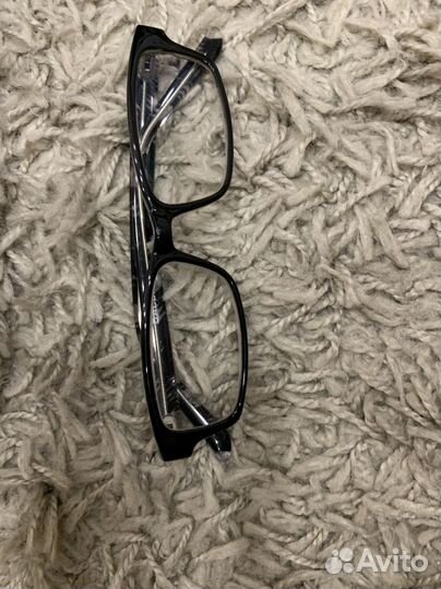 Футляр и очки