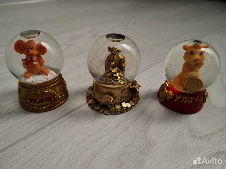 Стеклянные шарики с символом года