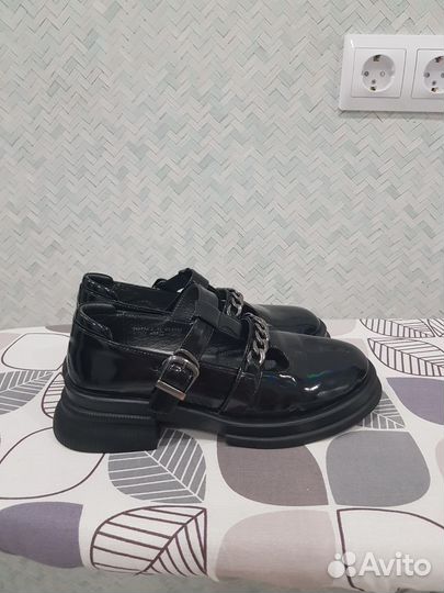 Туфли для девочки 37 р-р, стелька 24 см