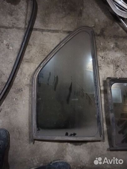 Заднее боковое стекло на BMW e30 купе