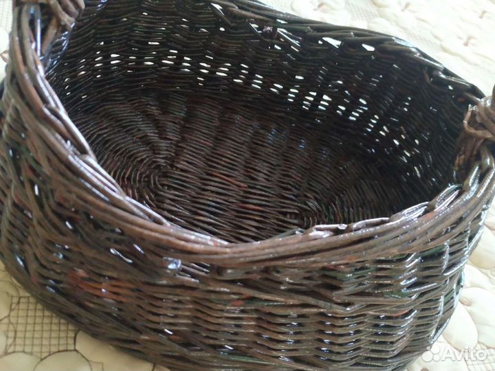 Корзинка из бумажной лозы