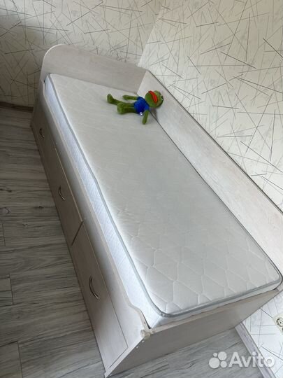 Детская кровать от 3 лет с матрасом бу
