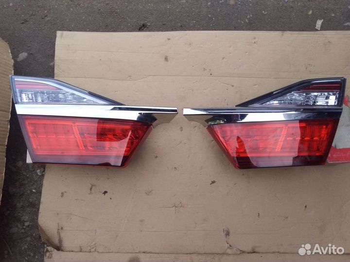 Фонарь задний внутренний Toyota Camry 55 2015-17