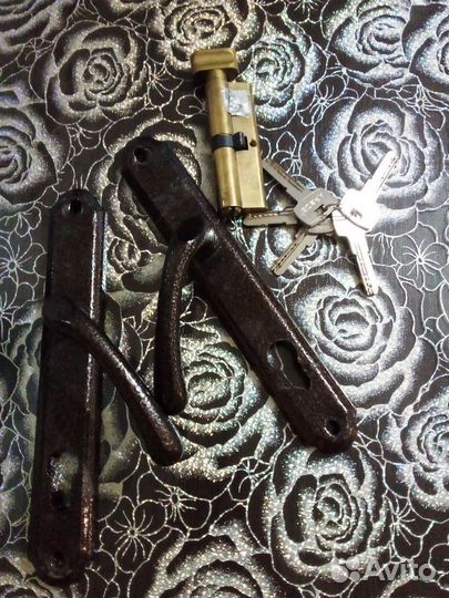 Ручки и личина от замка врезного