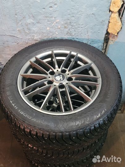 Комплект колёс с резиной Nokian 215/60 R16