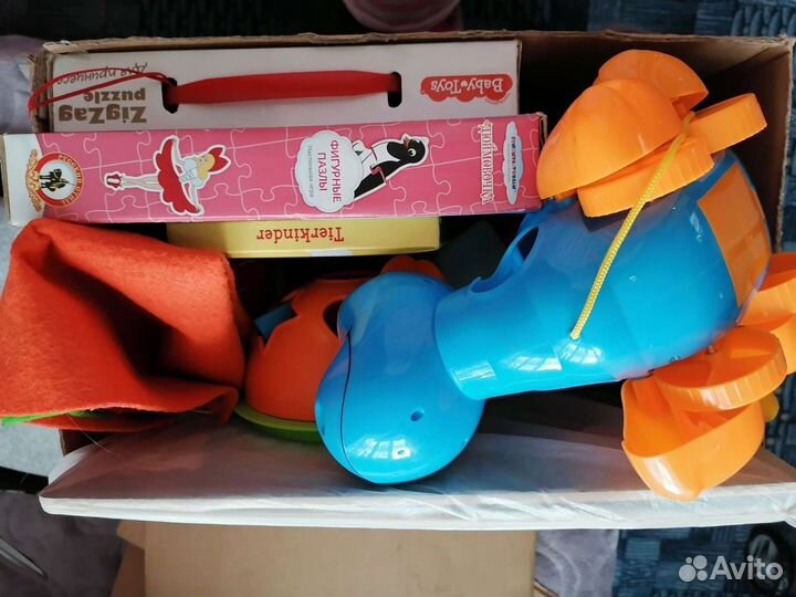 Коробка игрушек 0-1 год в идеальном состоянии