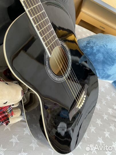 Акустическая гитара с чехлом