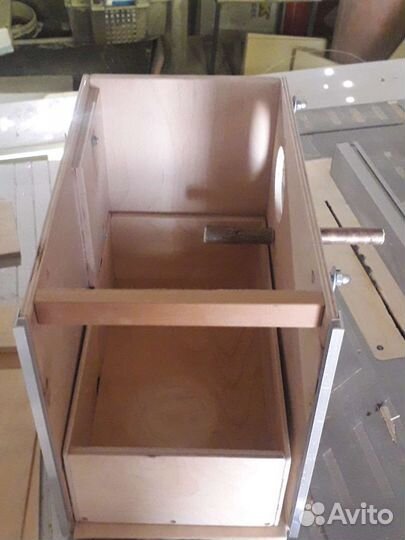 Гнездо для волнистых попугаев