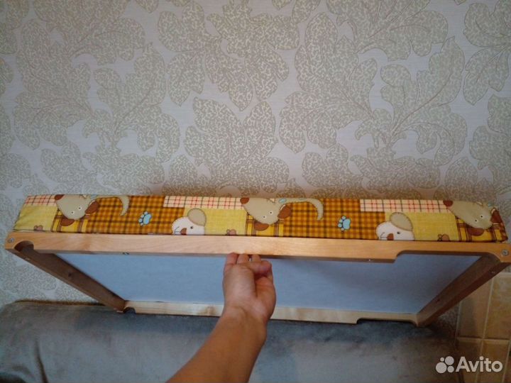 Пеленальная доска на кроватку