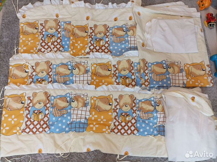 Бортики в кроватку+постельное бельё+балдахин