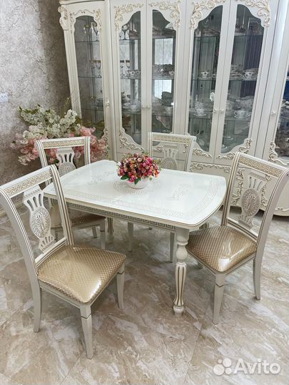 Столы и стулья новые