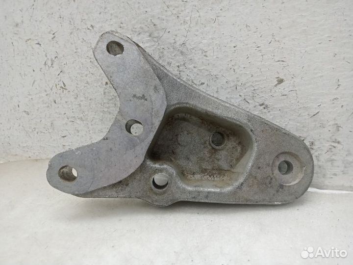 Кронштейн подушки двигателя skoda fabia 2