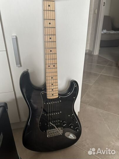 Бас гитара 5 струн
