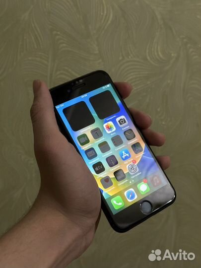 iPhone 8, 64 ГБ