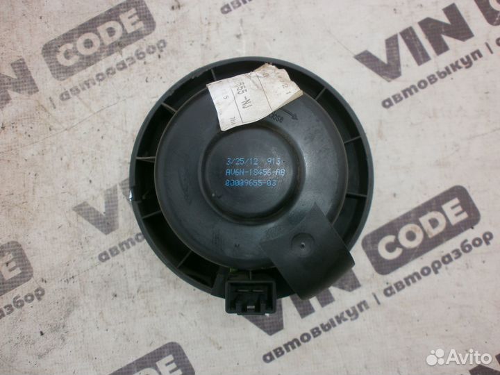 Моторчик отопителя Ford Focus 3