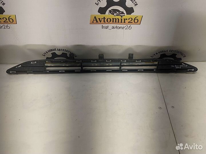 Решетка переднего бампера Hyundai Solaris 2