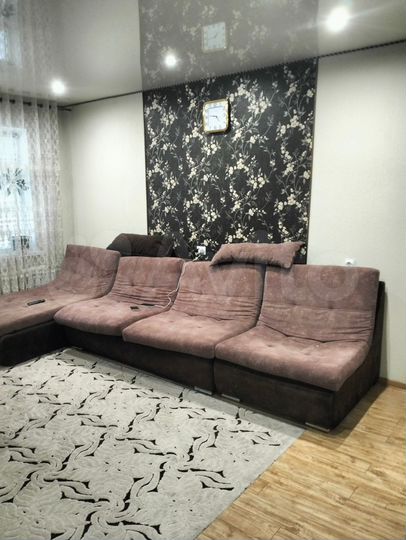 2-к. квартира, 50 м², 1/9 эт.