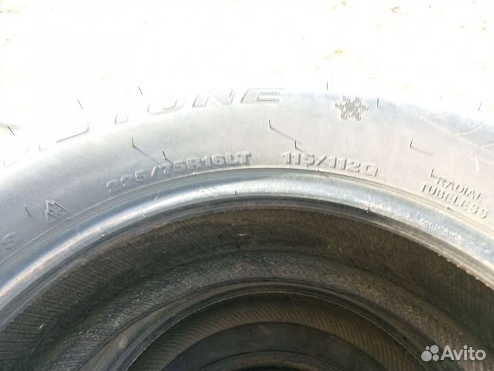 Armstrong Blu-Trac Van 225/75 R16