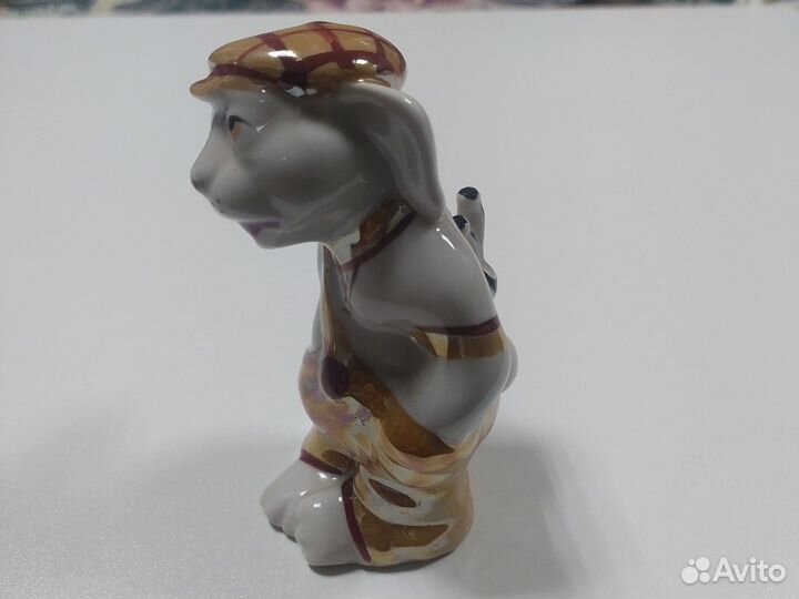 Статуэтка. Заяц хулиган