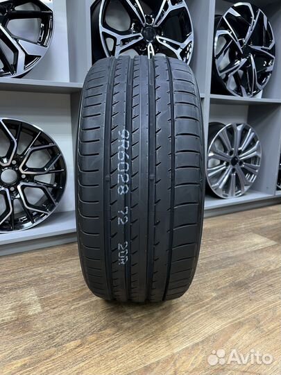 Yokohama Advan Sport V105S 265/40 R19 102Y