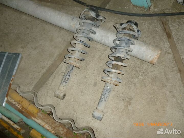Ауди-100 в 45 кузове Стойки задние в сборе
