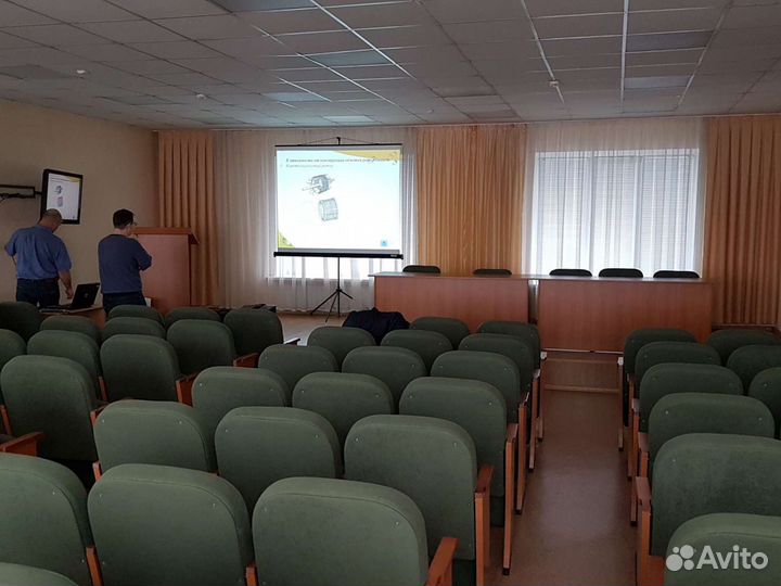 Аренда (прокат) проектора с экраном