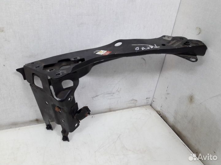 Планка верхняя правая Mercedes W211 A2116200416