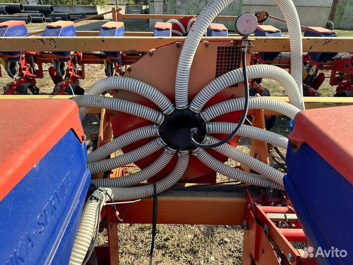 Сеялка Техника-Сервис Тс-M 8000А, 2010