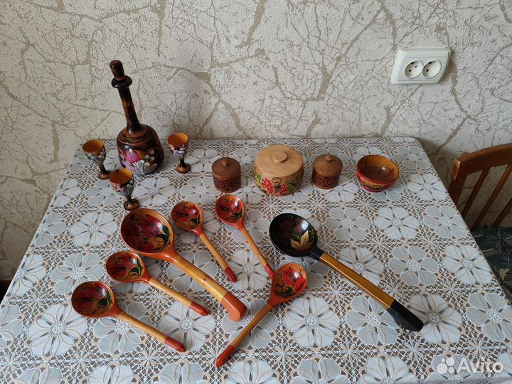 Деревянный половник, пиала баночки