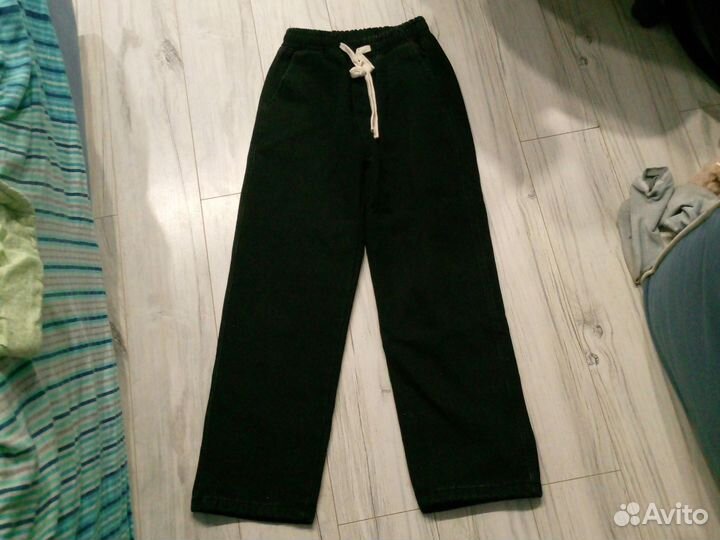 Джинсы широкие