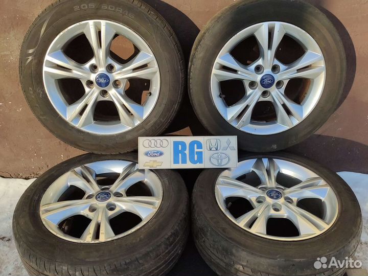 Комплект оригинальных литых дисков Ford R16
