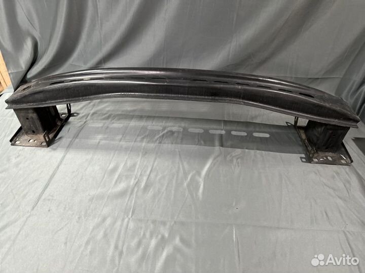 Усилитель бампера передний Skoda Octavia A7