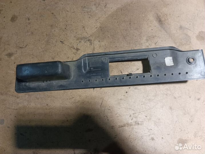 Накладка замка багажника Opel Astra H купе