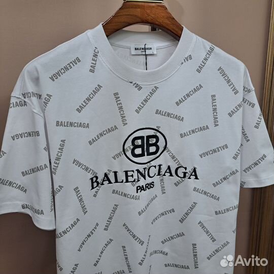 Футболка balenciaga белая