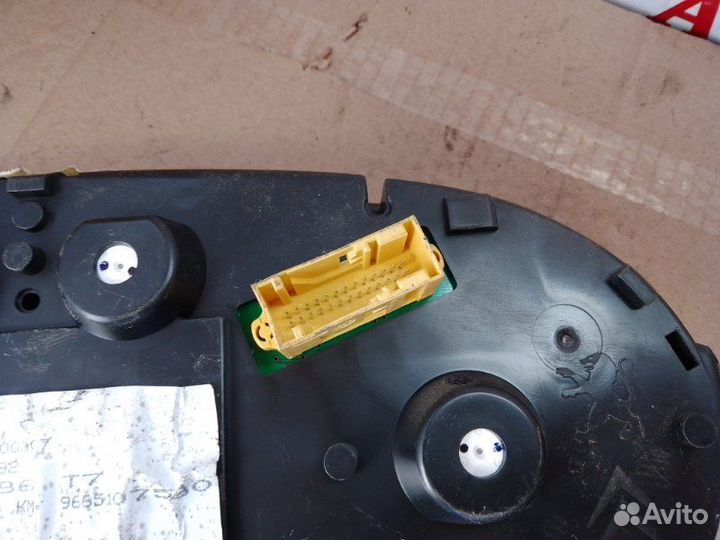 Щиток приборов Peugeot 308 1.6 АКПП 2008