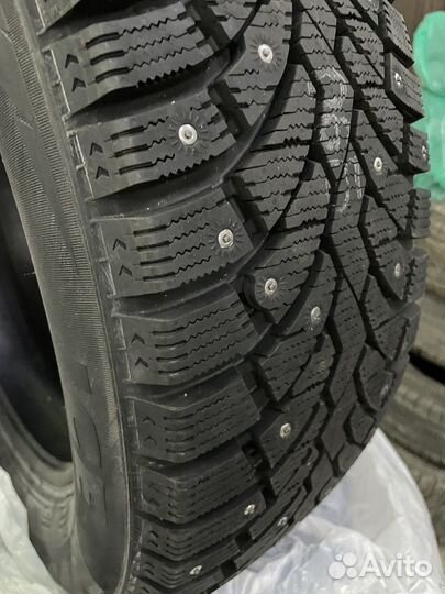 Pirelli Formula Ice 215/60 R17