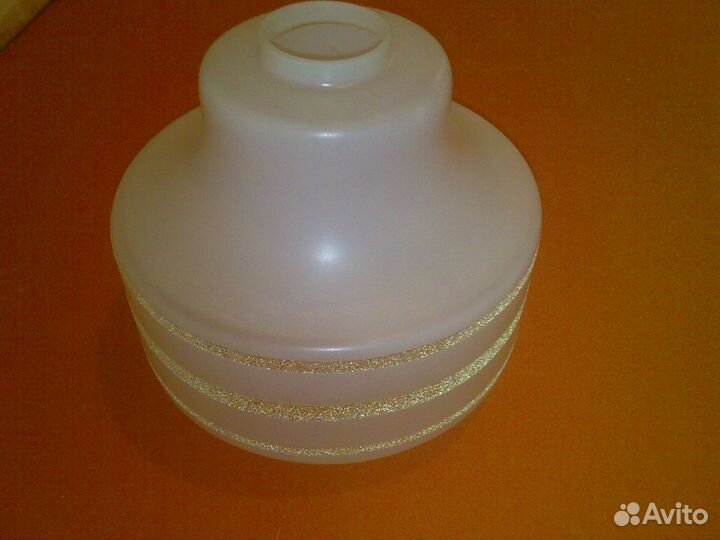 Светильники потолочные и настольные