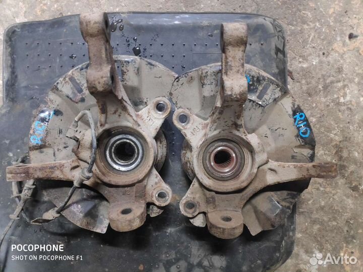 Поворотный кулак Kia Rio 3 Hyundai Solaris правый