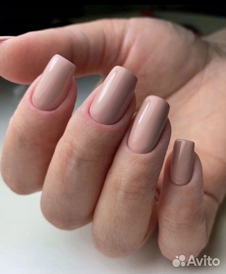 Модель на маникюр